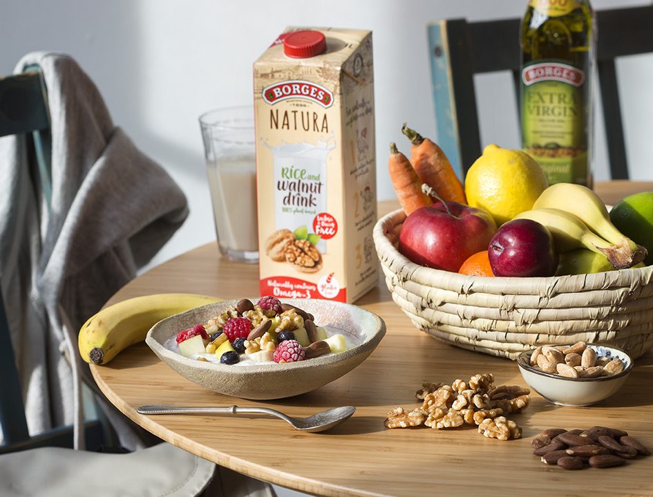 Real diet with healthy foods like nuts, olive oils o nuts drink