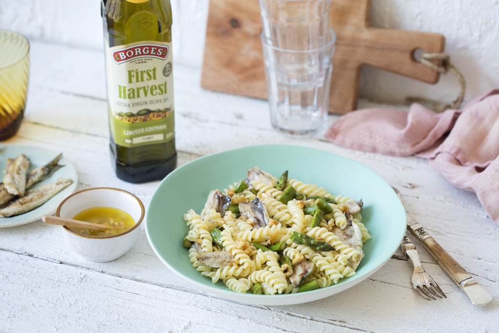 Pasta salad with sardines