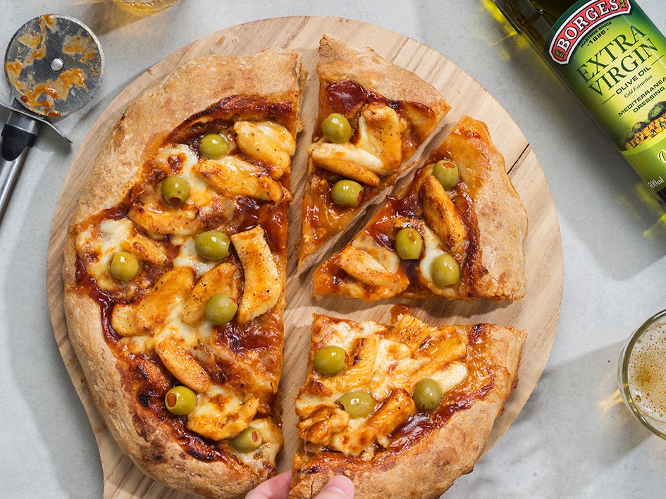 Barbecue chicken pizza