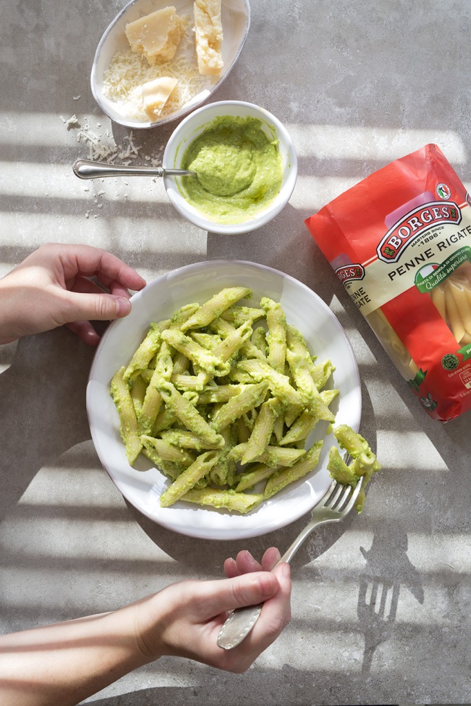 Pasta with walnut and pea pesto