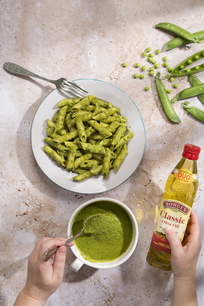 Pasta con pesto de guisantes