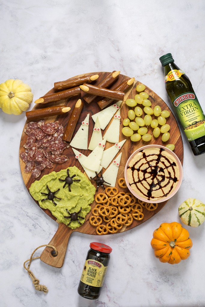 Charcuterie board: Halloween edition