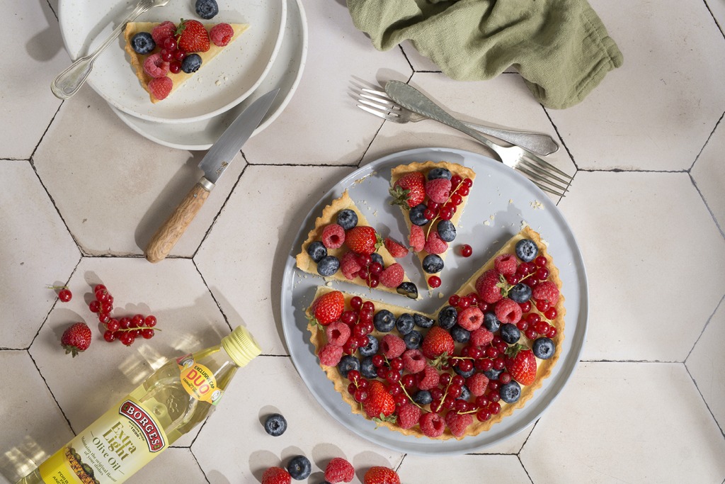 Almond and berry tart