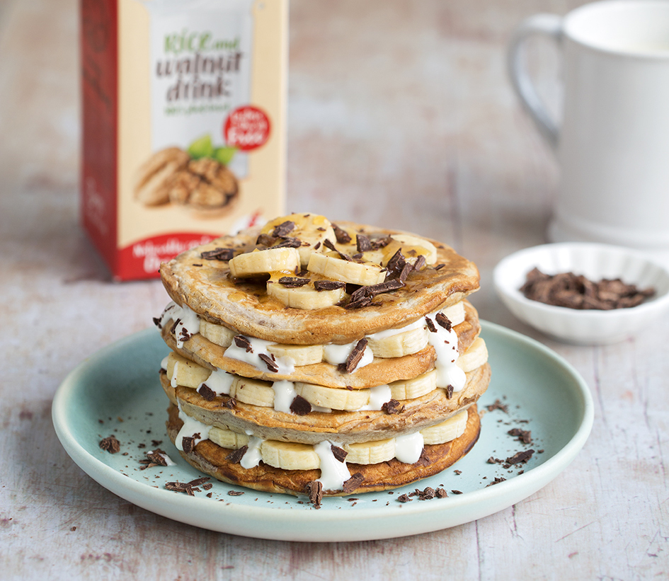 Carrot pancakes recipe with banana and yogurt