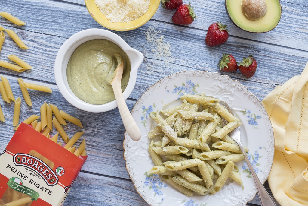 Easy pasta salad with strawberries and avocado