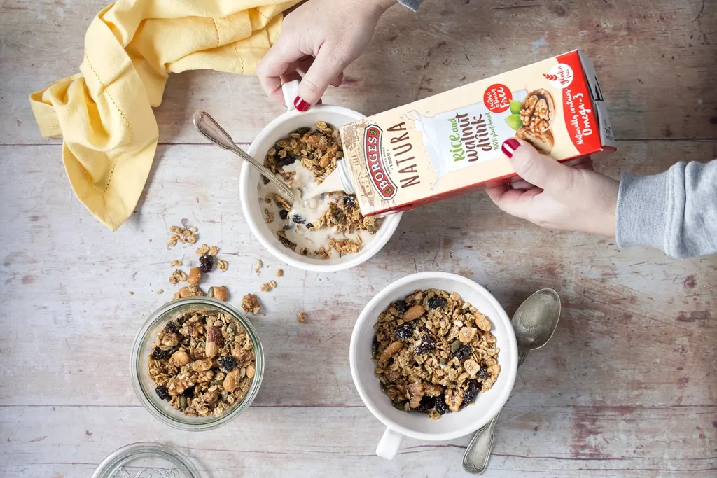 Homemade granola recipe with Borges rice and walnut drink