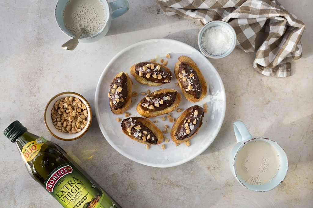 Receta de pan con chocolate, aceite Borges y sal para desayuno o postre