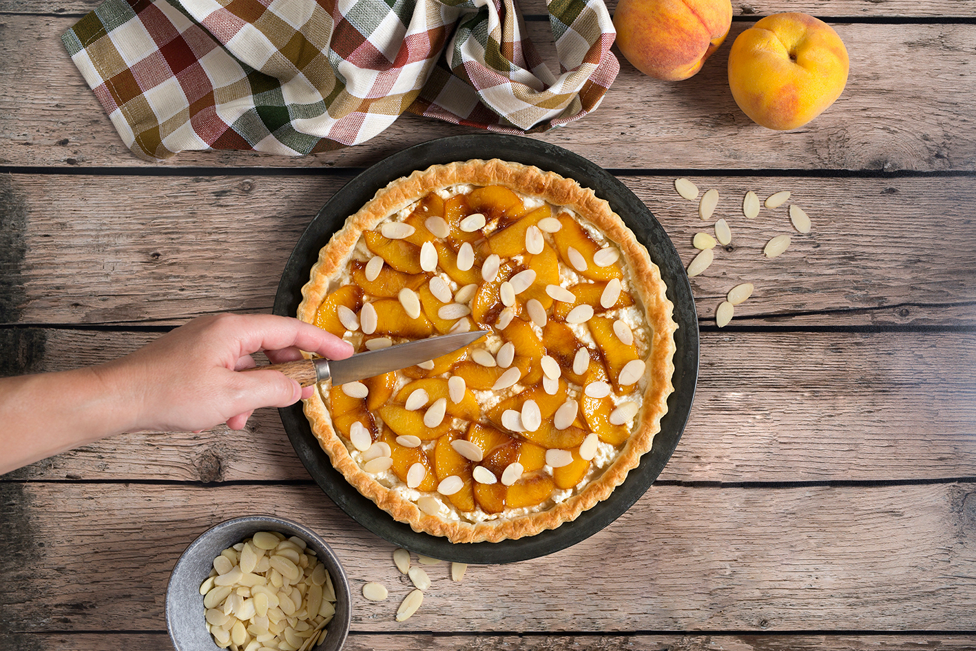 Peach pie with balsamic vinegar